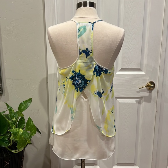 GUESS Flowy Floral Racerback Top - Picture 3 of 12